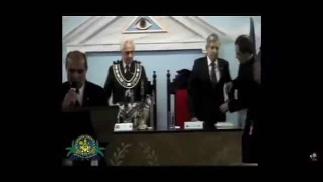 Prévia: BOLSONARO E GENERAL HELENO CELEBRANDO GOLPE DE 64 NUM TEMPLO DA MAÇONARIA